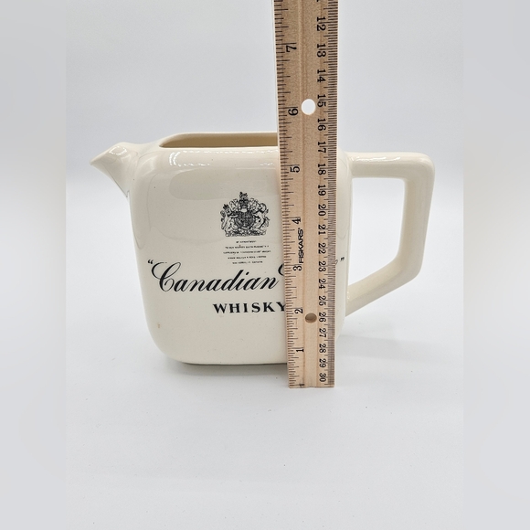 Canadian Club Whisky Pub Jug Water Pitcher - Queen Elizabeth II Royal Seal - Picture 4 of 5